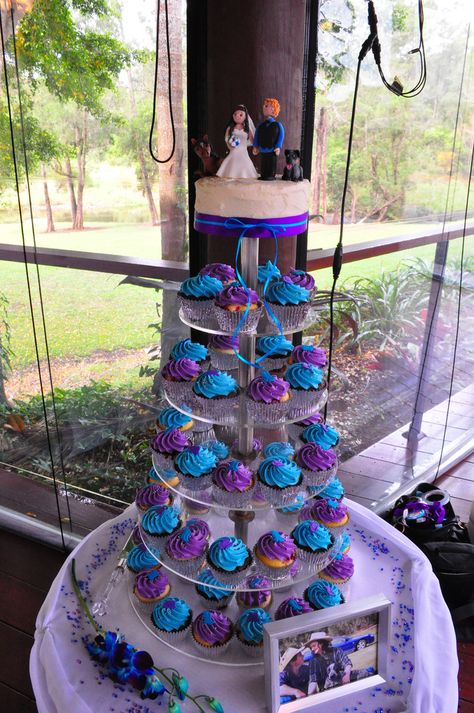 Purple Teal Wedding, Purple Turquoise Wedding, Cakes Purple, Lavender Weddings, Wedding Cake And Cupcakes, Cakes Floral, Cakes Elegant, Peacock Wedding Cake, Wedding Lavender