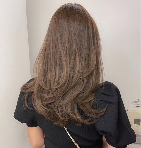 Long Layers Medium Hair, Haircut Tips, Light Browns, Shot Hair, Trendy Bob, Hair Goal, Trendy Bob Hairstyles, Brown Hair Looks, Brown Hair Inspo