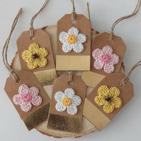 Handmade Tags For Crochet, Crochet Cards Ideas, Gift Tags Diy Handmade, Diy Birthday Gifts For Boyfriend, Crochet Gift Tags, Valentine's Day Gifts For Boyfriend, Diy Gifts Videos