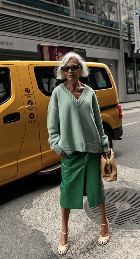 Silk Skirts Street Style, Grece Ghanem Style 2022, Grece Ghanem 2023, Classic Style With An Edge, Streetstyle 2023 Women, Grece Ghanem Style, Stylish Grandma, Grece Ghanem, New York Fashion Week Men