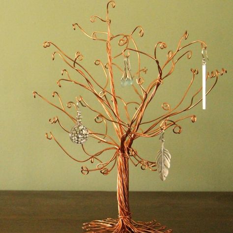 jewelry organizer copper wire tree Jewelry Tree Diy, Jewelry Tree Display, Display Earrings, Jewelry Tree Stand, Travel Bracelet, Accessory Organizer, Wire Wall Art, Copper Wire Lights, Bracelet Holder