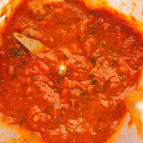 Roasted Red Pepper Sauce - Comfortable Food Roasted Tomatoe, Italian Marinara Sauce, Red Pepper Sauce Recipe, Types Of Pasta Sauce, Red Pepper Pasta Sauce, Marina Sauce, Pepper Sauce Recipe, Marinara Recipe, Roasted Pepper Sauce