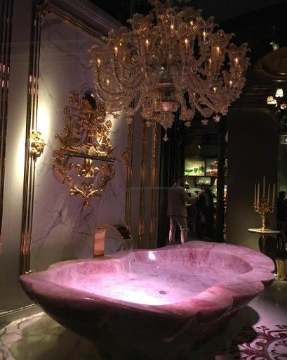 Pink Accents Living Room, Spiritual Bath, Aesthetic Rooms, Bathroom Design Luxury, Dream Bathrooms, Living Room Accents, Luxury Homes Dream Houses, Maximalism, Dream Bathroom