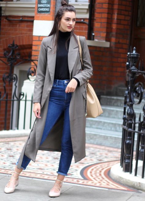 Duster Coat Outfit, Girls Long Coat, Coat Outfit Casual, Long Coat Outfit, My Personal Style, Celebrity Casual Outfits, Stylish Winter Outfits, Look Formal, Winter Fashion Outfits Casual