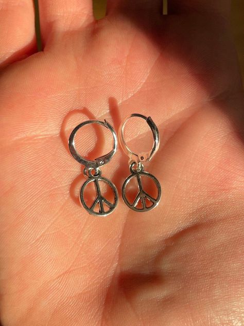 Mini Silver Peace Sign Earrings, Peace Sign Huggie Hoops, Hypoallergenic Dainty Peace Earrings, Hippie Earrings, Earthy Plant Mom Jewelry Peace Sign Jewelry, Peace Sign Earrings, Hippie Mom, Peace Earrings, Hippie Accessories, Mom Earrings, Peace Sign Necklace, Boone Nc, Estilo Hippie