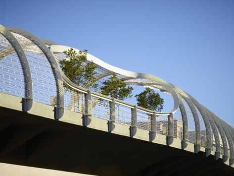 Gallery of The Rainbow Bridge / SPF: architects - 10 Bridges Architecture, Dynamic Architecture, Los Angeles Architecture, Plaza Design, Sky Walk, Steel Bridge, Sky Bridge, Bridge Construction, Covered Walkway