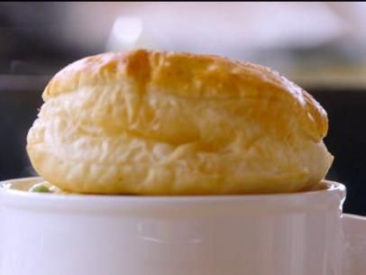 Deconstructed Chicken Pot Pie Recipe | Ree Drummond | Food Network Easy Chicken Dinner Crockpot, Deconstructed Chicken Pot Pie, Easy Chicken Dinner Baked, Quick Chicken Recipes Healthy, Creamy Chicken Pot Pie, Chicken Recipes Easy Quick, Easy Chicken Casserole Recipes, Chicken Pot Pie Recipe, Baked Chicken Recipes Easy