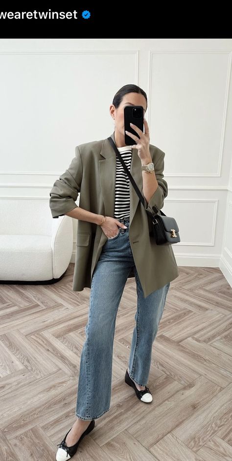 Green Blazer Outfit Fall, Pale Green Blazer Outfit, Sage Blazer Outfits For Women, Army Blazer Outfit, Oversized Khaki Blazer Outfit, Olive Blazer Outfits For Women, Green Linen Blazer Outfit, Army Green Blazer Outfit, Sage Blazer Outfit