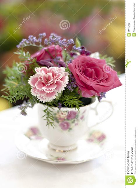 Flowers In A Teacup - Download From Over 54 Million High Quality Stock Photos, Images, Vectors. Sign up for FREE today. Image: 21115782 Vertrouw Op God, Teacup Flowers, Inexpensive Wedding Flowers, Cheap Wedding Flowers, Cheap Flowers, Flower Centerpieces Wedding, Rose Tea, Deco Floral, Arte Floral