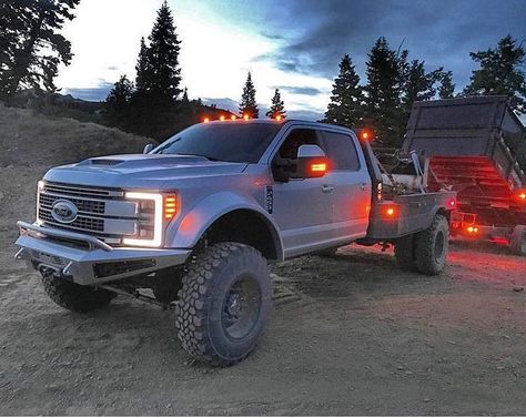 Ford Truck Club on Instagram: “Follow 👉 @fordsandfreedom” Jacked Up Chevy, Welding Trucks, Jacked Up Truck, Ford Super Duty Trucks, Big Ford Trucks, Trucks Lifted Diesel, Truck Flatbeds, Ford Ranger Truck, Super Duty Trucks