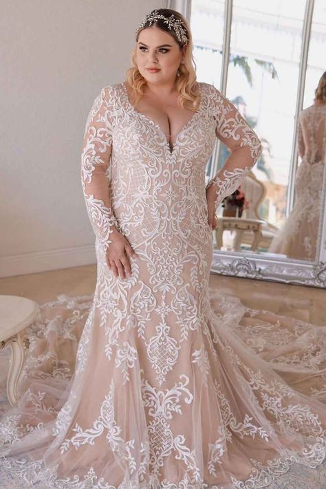 Explore vintage, bohemian, simple plus size wedding dresses for full figured women. Off shoulder and corset dresses can compliment a curvy bride. #glaminati #plussizeweddingdresses #bohodress #bohemiandress Pin Up Wedding Dress, Plus Size Wedding Dresses With Sleeves, Plus Wedding Dresses, Wedding Dress Plus Size, Plus Size Wedding Dresses, Boho Bridal Gowns, Maggie Sottero Wedding Dresses, Wedding Dress Guide, Curvy Bride