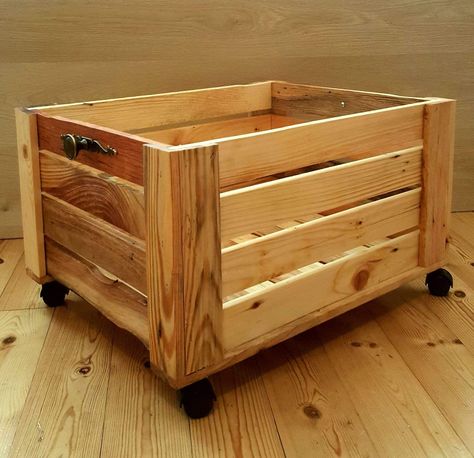 Wooden Milk Crate, Diy Storage Shelves, Tiny House Storage, Pallet Patio, Milk Crate, Diy Wooden Projects, Wood Shop Projects, Recycled Pallets, Vinyl Storage