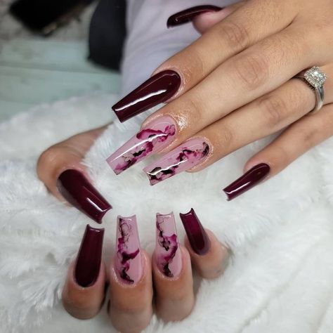 Burgundy Nails Acrylic Coffin Long, Burgundy Ombré Nails, Burgundy And Pink Nails, Mahogany Nails, Burgundy Nails Acrylic Design, Maroon Nails Design, Bougie Nails, Maroon Nail Designs, Burgundy Acrylic Nails