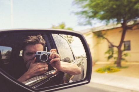 camera selfie in car mirror captions for pictures of yourself Mirror Selfie Wallpaper, Selfie Wallpaper, Road Trip Photography, Selfie Tips, Katt Williams, Selfie Captions, Camera Aesthetic, Photography Jobs, Camera Selfie