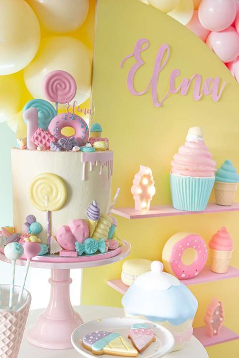 Candyland Theme Desserts, Bakery Themed Birthday Party, Pastel Candyland Birthday Party, Candy Birthday Theme, Candy Theme Cake, Candyland Birthday Party Ideas, Candyland Birthday Party, Girly Party Ideas, Lollipop Birthday