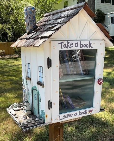 little library • Instagram Outdoor Library Boxes, Diy Free Little Library, Free Little Library Plans, Little Free Library Painting Ideas, Little Library Plans Diy, Little Library Ideas, Little Free Library Ideas, Free Little Library, Neighborhood Library