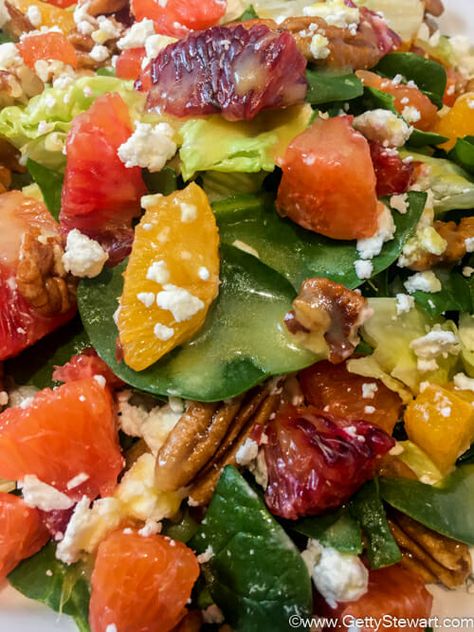 Rasberry Salad, Tangerine Salad, Blood Orange Salad, Blood Orange Recipes, Mandarin Orange Salad, Salad With Goat Cheese, Jar Salad, Romaine Salad, Mandarin Oranges