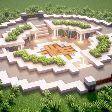 Minecraft Building Ideas Circle, Minecraft Castle Fountain, Circular Minecraft Builds, Under Water Minecraft Base, Minecraft Modern Fountain, Modern Base Minecraft, Modern Build Minecraft, Minecraft Roundabout, Minecraft Compound Base