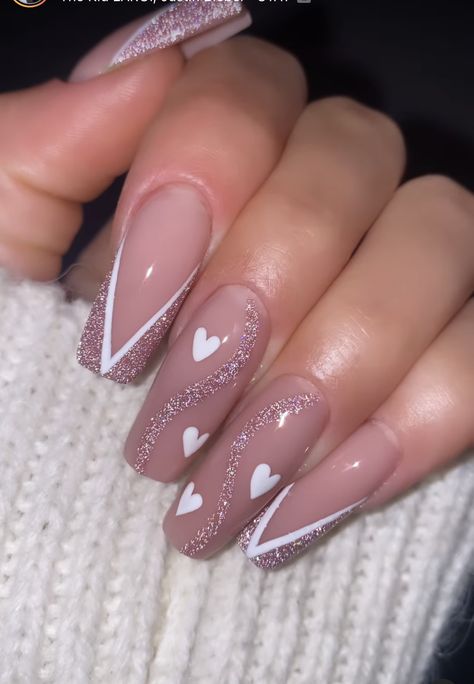 Prom Nails Heart, Pink Nails With Rhinestones Heart, Pretty Nails Almond, Pink Nails With Heart Design Coffin, Heart Rhinestone Nails Bling, Pink Heart Rhinestone Nails, Short Coffin Nails Designs, Wedding Nails Glitter, Fake Nails Designs