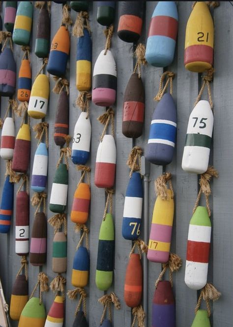 Buoy Decor, Lobster Buoys, Deco Marine, Nautical Crafts, Digital Imaging, Lake Decor, Deco Nature, Lake Cabins, Cork Crafts