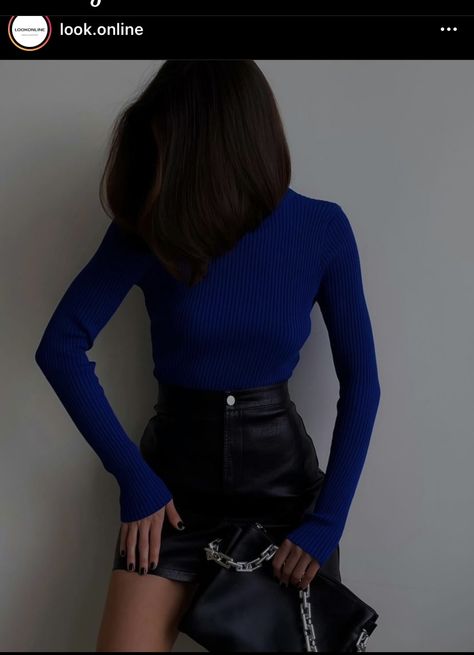 Color Celeste Pastel, Cobalt Blue Outfit, Blue Sweater Outfit, Color Celeste, Blue Outfit, Colourful Outfits, Black Skirt, Black Outfit, Outfits Casuales