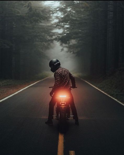 Motorcycle Photo Shoot, Motorbike Photos, Biker Photography, Мотоциклы Cafe Racers, Biker Photoshoot, Motorcycle Photography, Motorcycle Aesthetic, Bike Exif, Bike Photoshoot