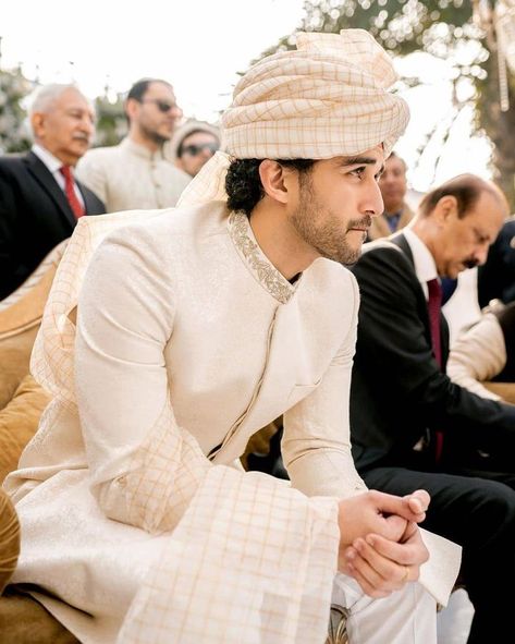 White & Gold Safas Are Having Quite The Moment With Grooms | WedMeGood Groom Indian Wedding Outfits, Nikkah Outfit, Nikah Outfit, Sherwani For Men Wedding, Wedding Kurta For Men, Wedding Outfits For Groom, Groom Dress Men, Indian Groom Wear, Nikah Dress