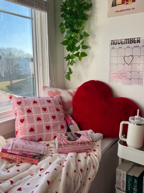 Modern Girly Bedroom Decor, Lovecore Aesthetic Room, Red White Pink Room Aesthetic, Pink And Red Bedroom Aesthetic, Pink And Red Room Aesthetic, Red And Pink Bedroom, Girly Room Decor, Book Corner, Holiday Room