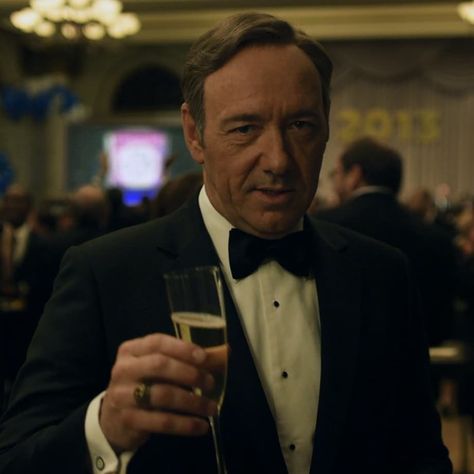 Frank Underwood Wallpaper, Kevin Spacey House Of Cards, Agent 00, Absolute Cinema, Pretty Hate Machine, Frank Underwood, Type Of Girlfriend, Hypebeast Wallpaper, Modern Men