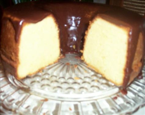 White Chocolate Pound Cake White Chocolate Pound Cake Recipe, White Chocolate Pound Cake, Chocolate Pound Cake Recipe, Chocolate Icing Recipes, White Chocolate Icing, Cake Mix Doctor, Cake With White Chocolate, Chocolate Pound Cake, Pound Cake Recipe