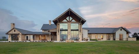 A rustic homestead in Texas Hill Country showcases inviting details Texas Ranch Homes, Rustic Homestead, Country Home Exterior, Country Modern Home, Farmhouse Architecture, Hill Country Homes, Texas Ranch, Timber Beams, Modern Ranch