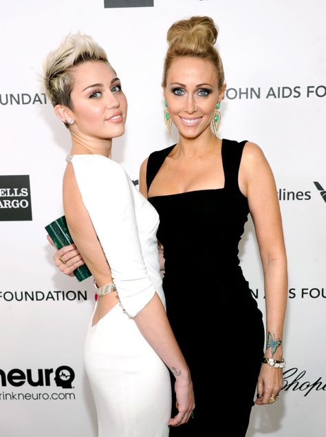 Tish Cyrus, Donnie Wahlberg, Celebrity Moms, With Mom, Matthew Mcconaughey, Body Style, Miley Cyrus, Style Icons, Getty Images