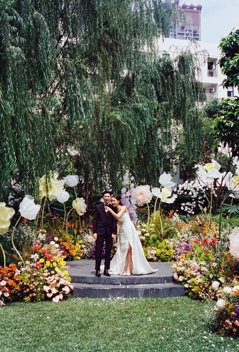 Wedding Outdoor Decoration Elegant, Garden Theme Wedding Backdrop, Korean Themed Wedding, Asian Garden Wedding, Konsep Wedding Outdoor, Pelamin Garden, Korean Wedding Decorations, Zen Garden Wedding, Inside Wedding Ceremony