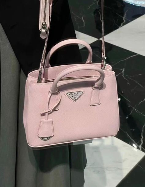 Pink Designer Handbags, Purses And Bags Designer, Hand Bag Illustration, Luxury Pink Shoulder Bag, Bag Trends 2023, Trendy Designer Bags, Pink Aesthetic Purse, Pink Prada Bag Aesthetic, Ladies Purses Handbags Style