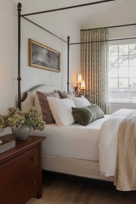 Our Bedroom Refresh Reveal Traditional Modern Guest Room, Classic Main Bedroom Ideas, Classic Transitional Bedroom, French Home Bedroom, James Farmer Interiors Bedrooms, Ham Interiors Bedroom, Southern Primary Bedroom, Primary Bedroom Traditional, Julia Havens Bedroom