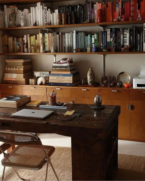 My Midcentury Modern Upstate Dream House 🌲 Midcentury Modern Office, Small Home Offices, November 13, Home Library, Book Shelf, Home Office Design, Interior Inspo, House Inspo, Interior Spaces