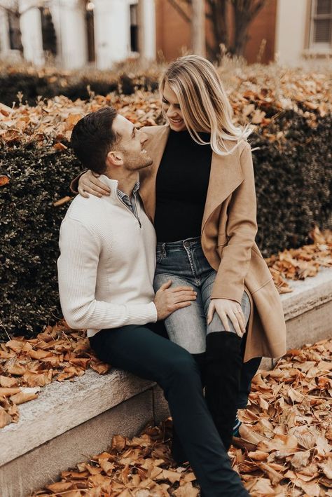 Fall Engagement Pictures Outfit, Winter Engagement Photos Outfits, Fall Engagement Outfits, Fall Engagement Shoots, Engagement Shoot Outfit, Engagement Photos Outfits, Engagement Photo Outfits Fall, Lafayette Square, Engagement Picture Outfits