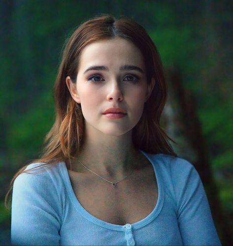 Zoey Deutch Vampire Academy, Zoey Deutch Movies, Zoey Deutsch, Before I Fall, Zoey Deutch, Oc Face, Vampire Academy, Sonic, Deer