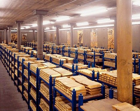 The bank of England Gold Vault from "15 Most Impenetrable Bank Vaults" - Silver Vaults, Gold Vaults | CMI Gold and Silver (website, click picture for link) Gold Vault, Gold Mines, Gold Reserve, Gold Bullion Bars, Gold Investments, Bank Of England, Gold Bars, Gold Stock, Money Stacks