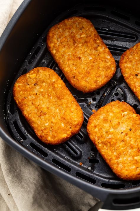 Hash Brown Patties, Homemade Hashbrowns, Air Fryer Recipes Breakfast, Frozen Hashbrowns, Crispy Hashbrowns, Hashbrown Recipes, Air Fryer Oven Recipes, Air Fry Recipes, Air Fryer Dinner Recipes