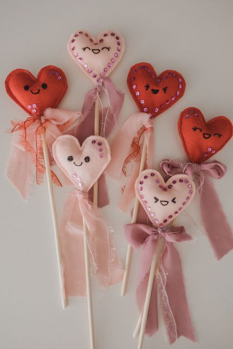 Valentine’s Day Sewing Projects, Heart Wand, Valentine Crafts For Kids, Toddler Valentines, Diy Valentines Crafts, My Funny Valentine, Spring Holidays, Kid Activities, Diy Valentines Gifts