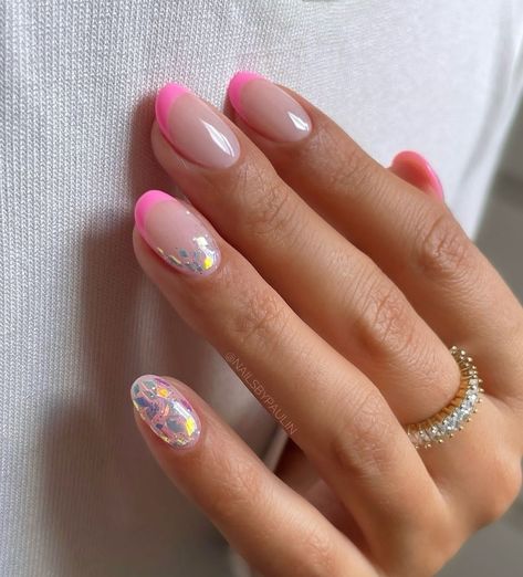 💅 nailsbypaulin 👈 Instagram French Nails Short Classy, Short French Nails, Bow Nail Designs, Dark Pink Nails, Santa Nails, Christmas Gel, Milky Nails, Red Christmas Nails, Nagel Tips