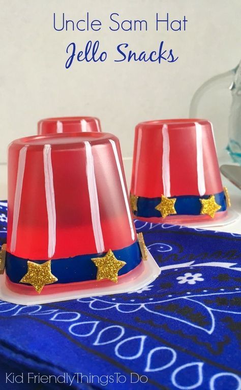 Uncle Sam Hat Jello Snacks. Easy to make and the perfect summer treat for picnics, parties, Memorial Day, Fourth of July and Labor Day fun! KidFriendlyThings... Jello Snacks, Snacks Easy To Make, Patriotic Snacks, Labor Day Crafts, Uncle Sam Hat, Themed Party Ideas, Patriotic Food, 4th Of July Desserts, Fourth Of July Food