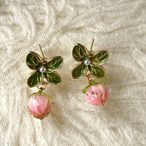 Y2k Food, Green And Pink Dress, Made In Manhattan, Strawberry Leaf, Vine Earrings, Earrings Y2k, Strawberry Earrings, Handwritten Gifts, Y2k Cute