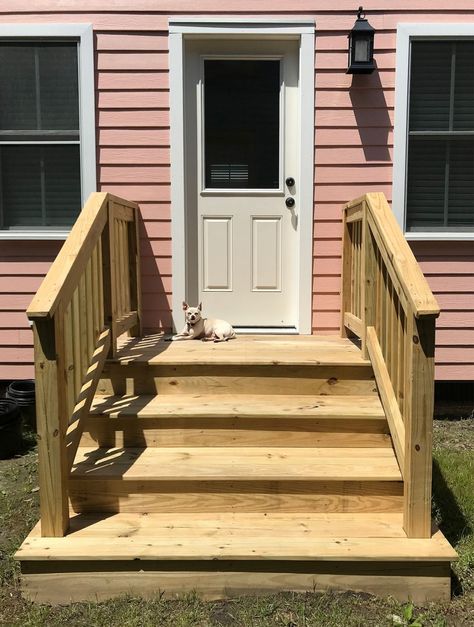 Front House Steps Entrance, Mobile Home Steps Ideas, Small Wooden Porch, Diy Back Porch, Porch Steps Ideas, Small Front Porches Designs, Mobile Home Steps, Diy Stairs Outdoor, Door Stairs