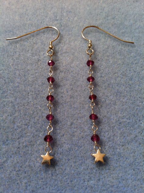 Handcrafted Earrings Handmade, Star Bead Earrings, Jewelry Inspo Diy, Earring Handmade Ideas, Homemade Earring Ideas, Diy Star Earrings, Homemade Earrings Ideas, Whimsigoth Earrings, Homemade Jewelry Ideas