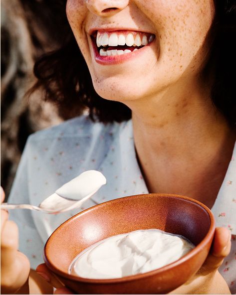 Shooting Reference, Fruits Tea, Cooking Photos, Food Photoshoot, Dessert Photography, Photo Food, Happy Photography, Food Photography Inspiration, People Eating