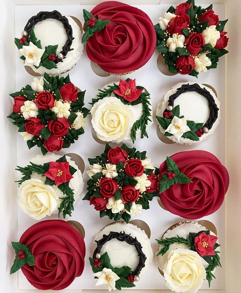 Kerry’s Bouqcakes on Instagram: “Merry Christmas everyone 🎄” Christmas Cupcakes Recipes, Christmas Themed Cake, Cupcake Decorating Tips, Buttercream Flower, Christmas Cake Designs, Cupcake Cake Designs, Floral Cupcakes, Cake Decorating Piping, Cupcake Designs