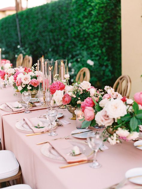 Peonies Table Decoration, Wedding Floral Centerpieces Long Table, Pretty In Pink Wedding, Dusty Pink Table Decor, Colorful Pink Wedding, Pink Table Cloth Wedding, Pink Flower Table Arrangements, Pink Roses Centerpieces Ideas, Peony Table Arrangements