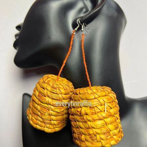 Stunning Orange Colour Earrings #fashion #africanbeauty #earrings #gifts #wholesalersinnigeria #boldearrings #everytinraffia #bohochic #exploremore Raffia Earrings, Straw Earrings, Orange Colour, Bold Earrings, African Beauty, African Fashion, Earrings Handmade, Orange Color, Statement Earrings